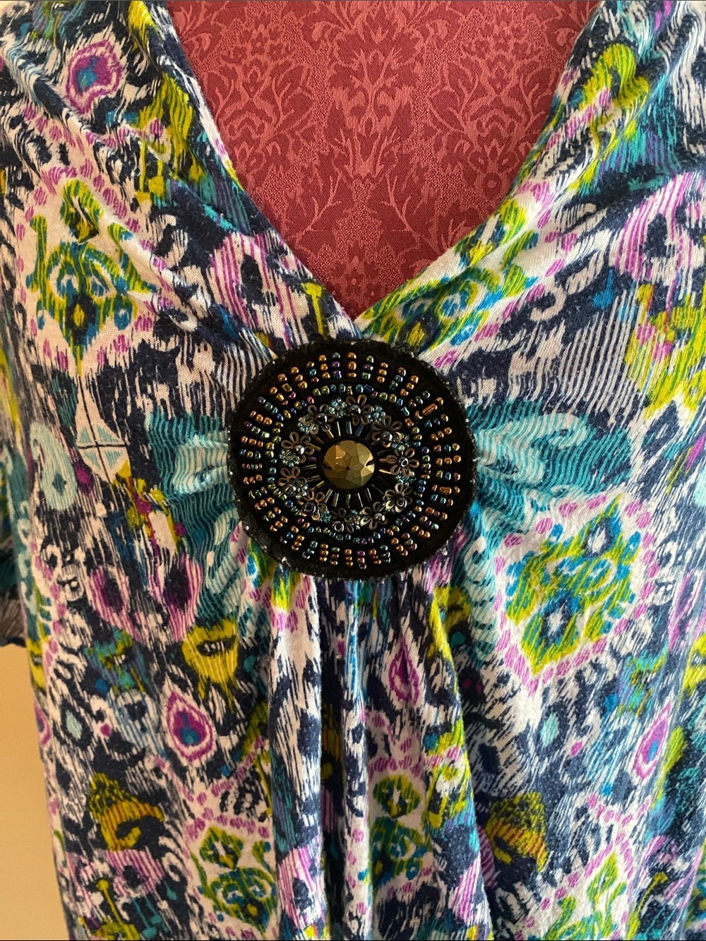New Directions Multicolor Beaded V-Neck Geometric Paisley Asymmetrical Tunic - Picture 2 of 12